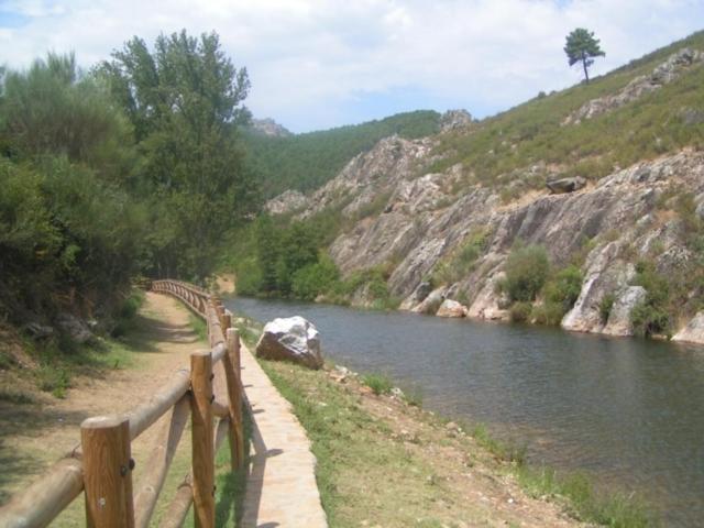Apartamentos Rurales Candela Cañamero Exteriör bild